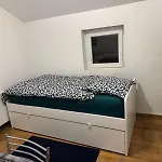 Room 3 Near The Airport, Riant Bosquet 1218 Grand Saconnex